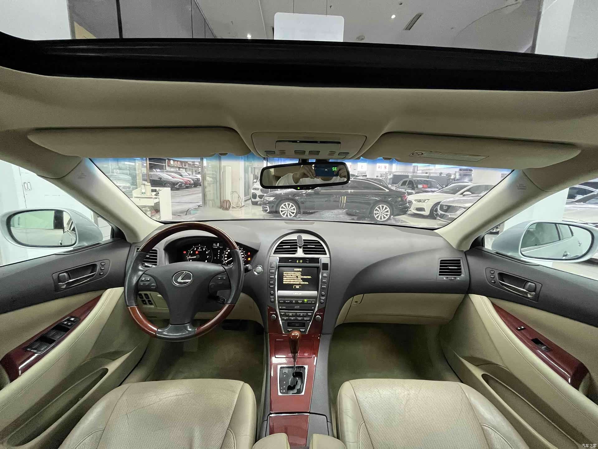 Lexus ES, 2009 14