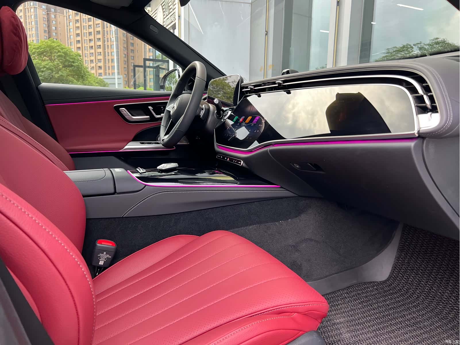 Mercedes-Benz E-Class, 2025 19