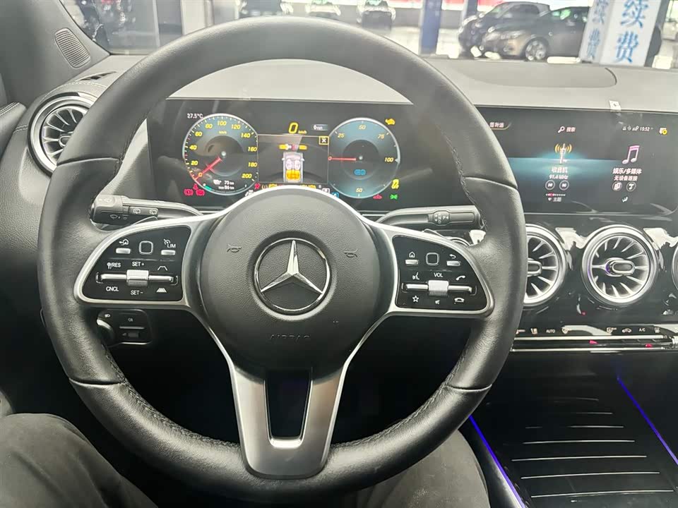 Mercedes-Benz EQA Mercedes-Benz EQA
