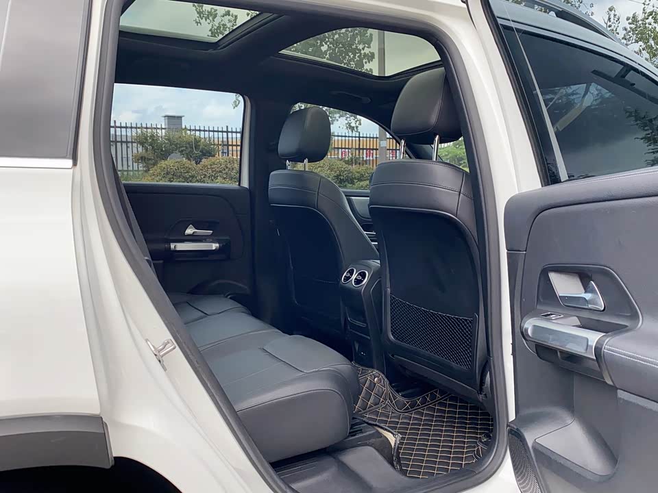 Mercedes-Benz GLB Mercedes-Benz GLB