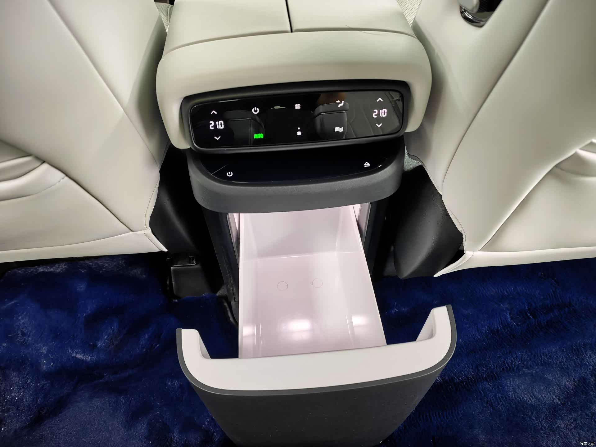 Xpeng X9, 2024 19