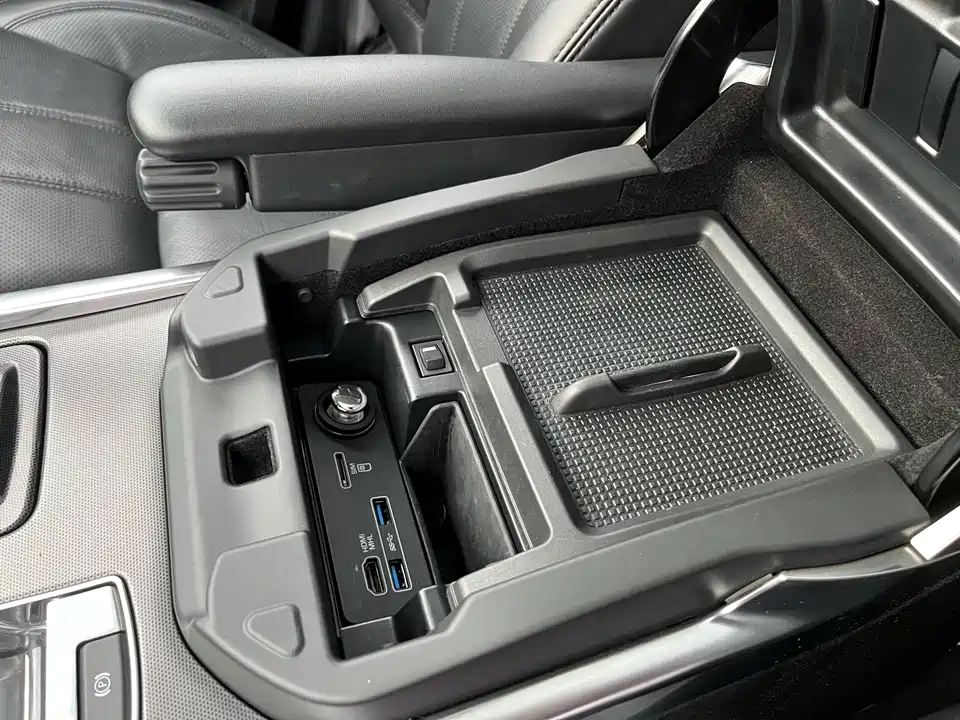Land Rover Range Rover Sport Land Rover Range Rover Sport