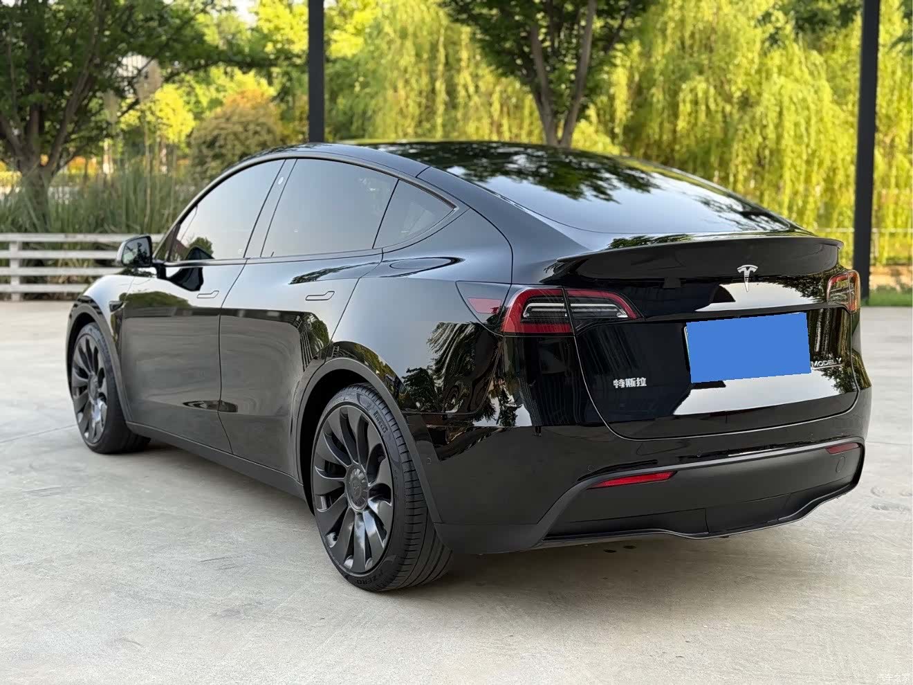 Tesla Model Y, 2022 18
