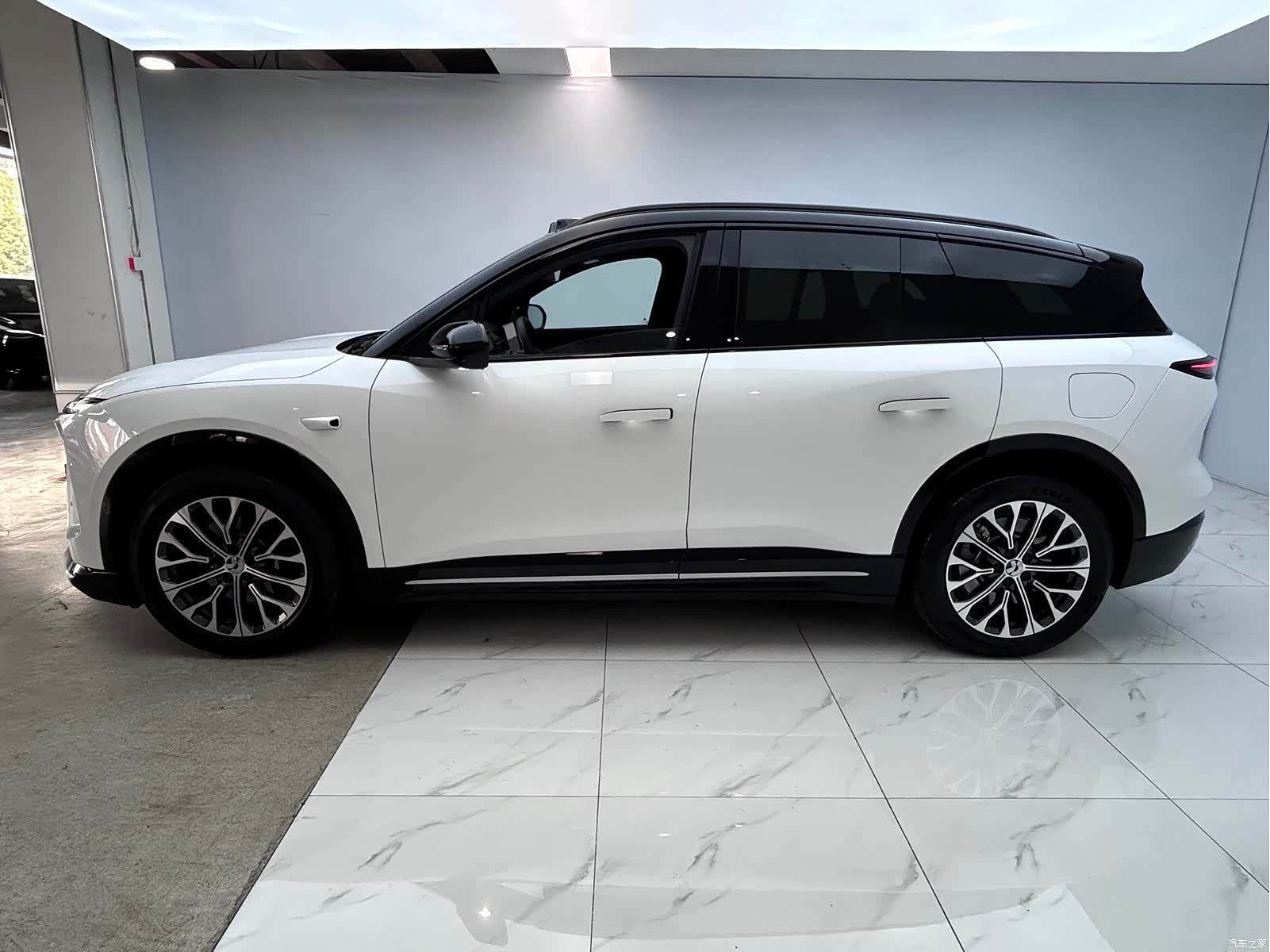 NIO ES6, 2025 4