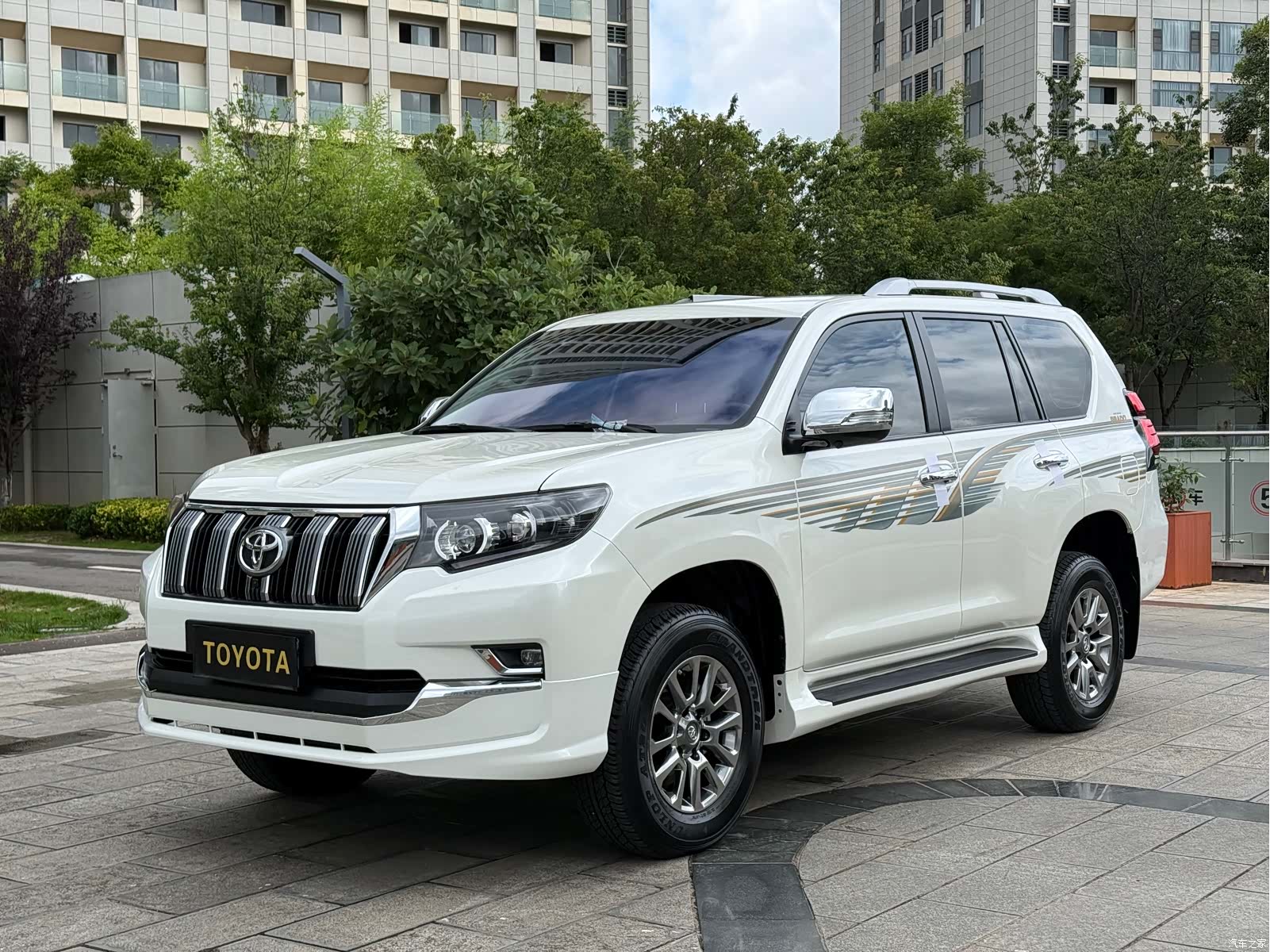 Toyota Prado, 2024 1