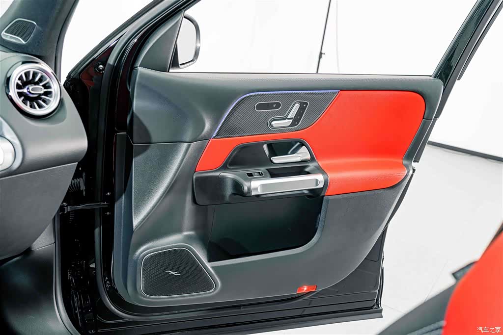 Mercedes-Benz GLB, 2023 13