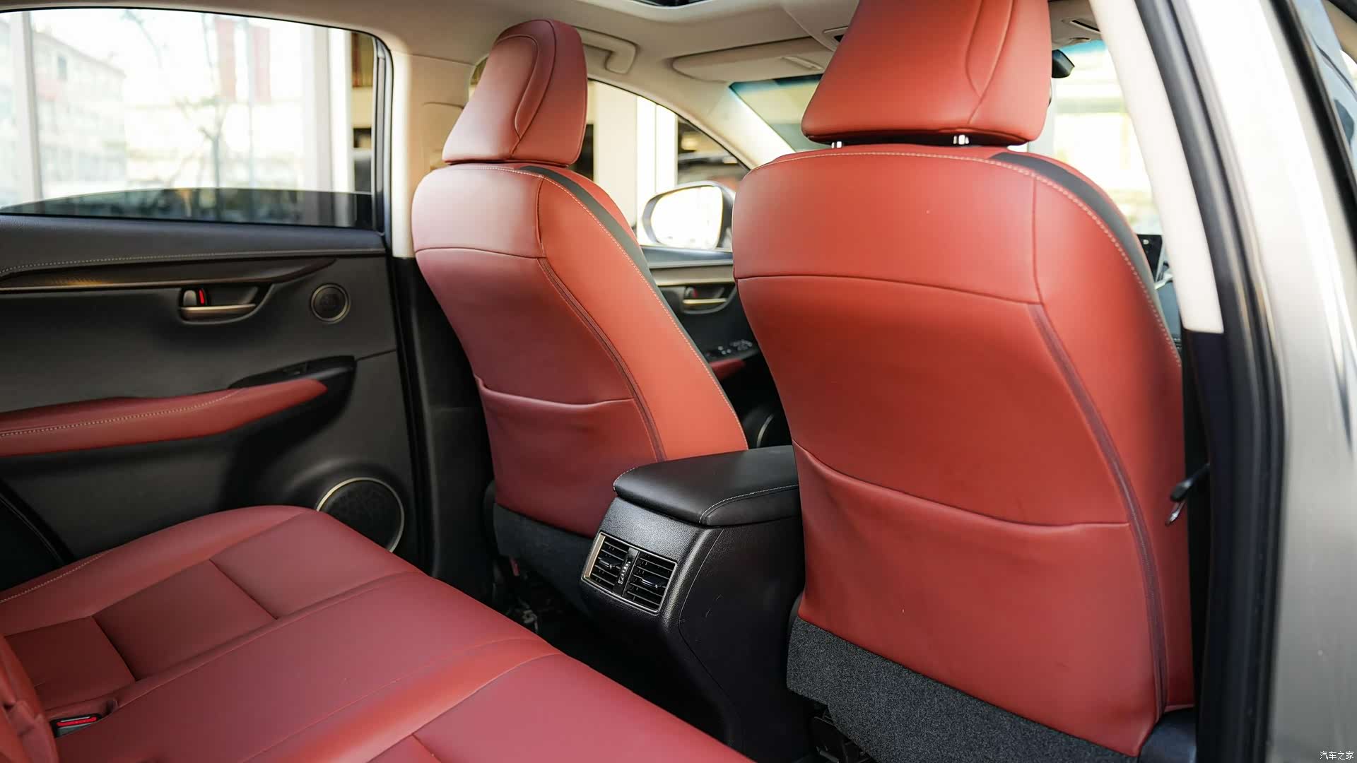 Lexus NX, 2016 11