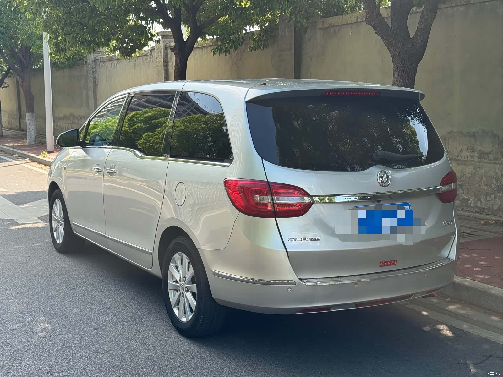 Buick GL8, 2017 3