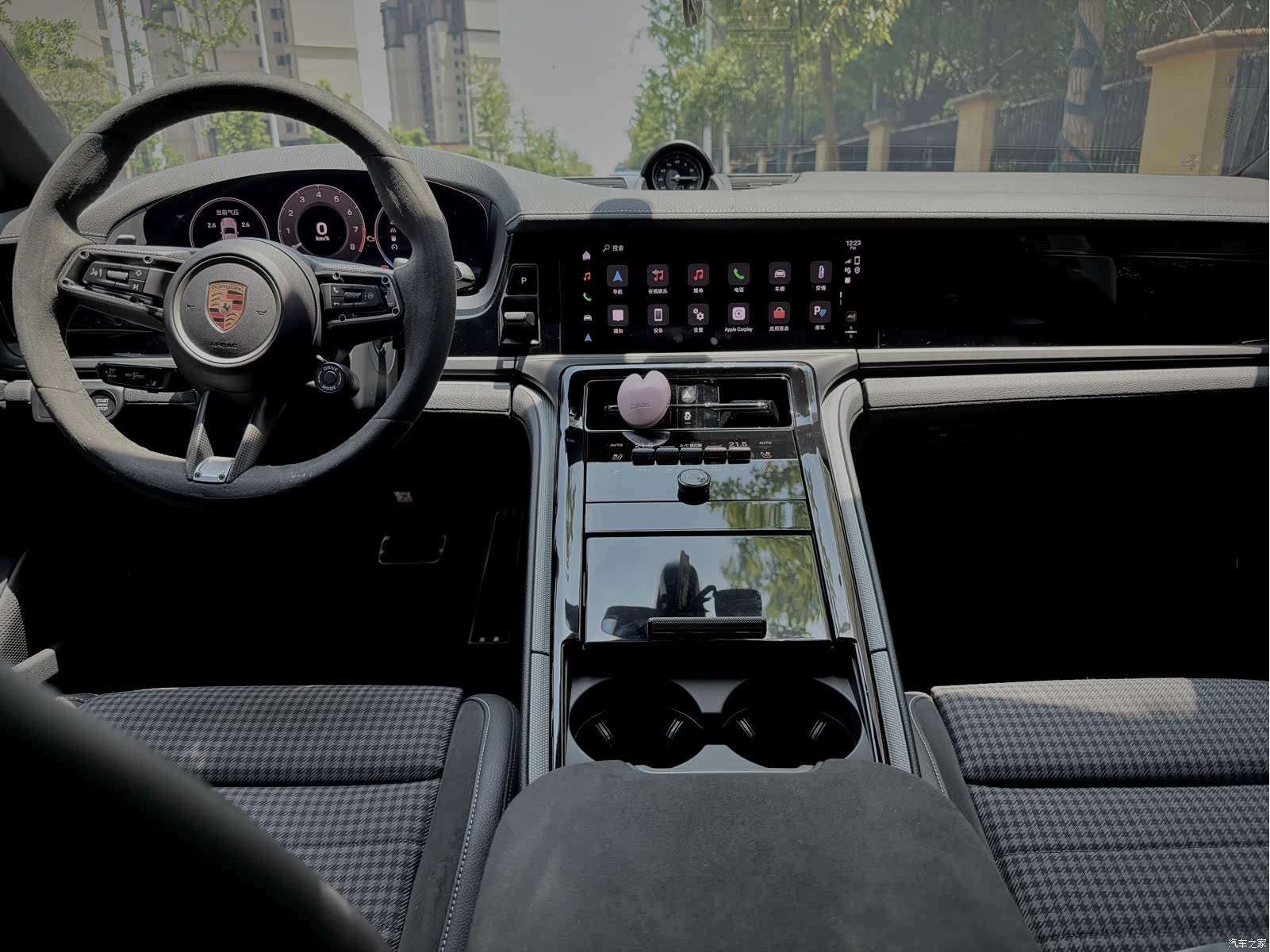 Porsche Panamera, 2025 10