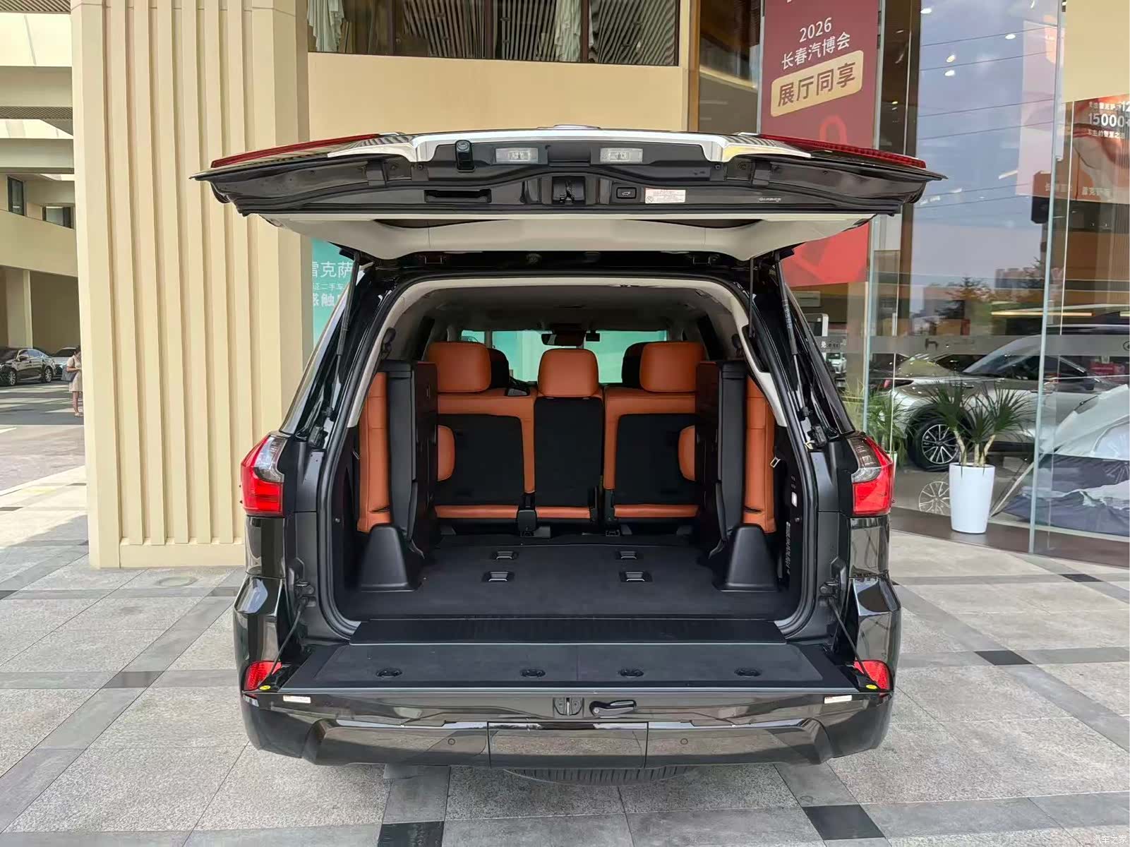 Lexus LX, 2019 9