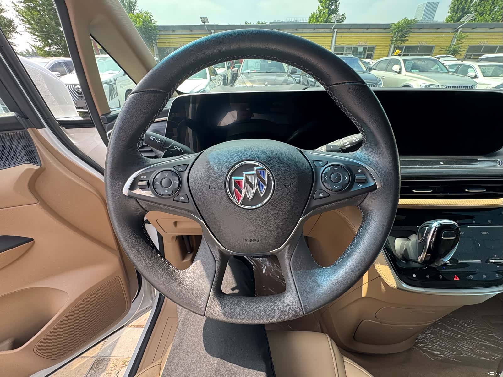 Buick GL8, 2021 3