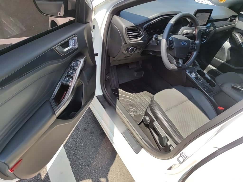 Ford Focus, 2019 16