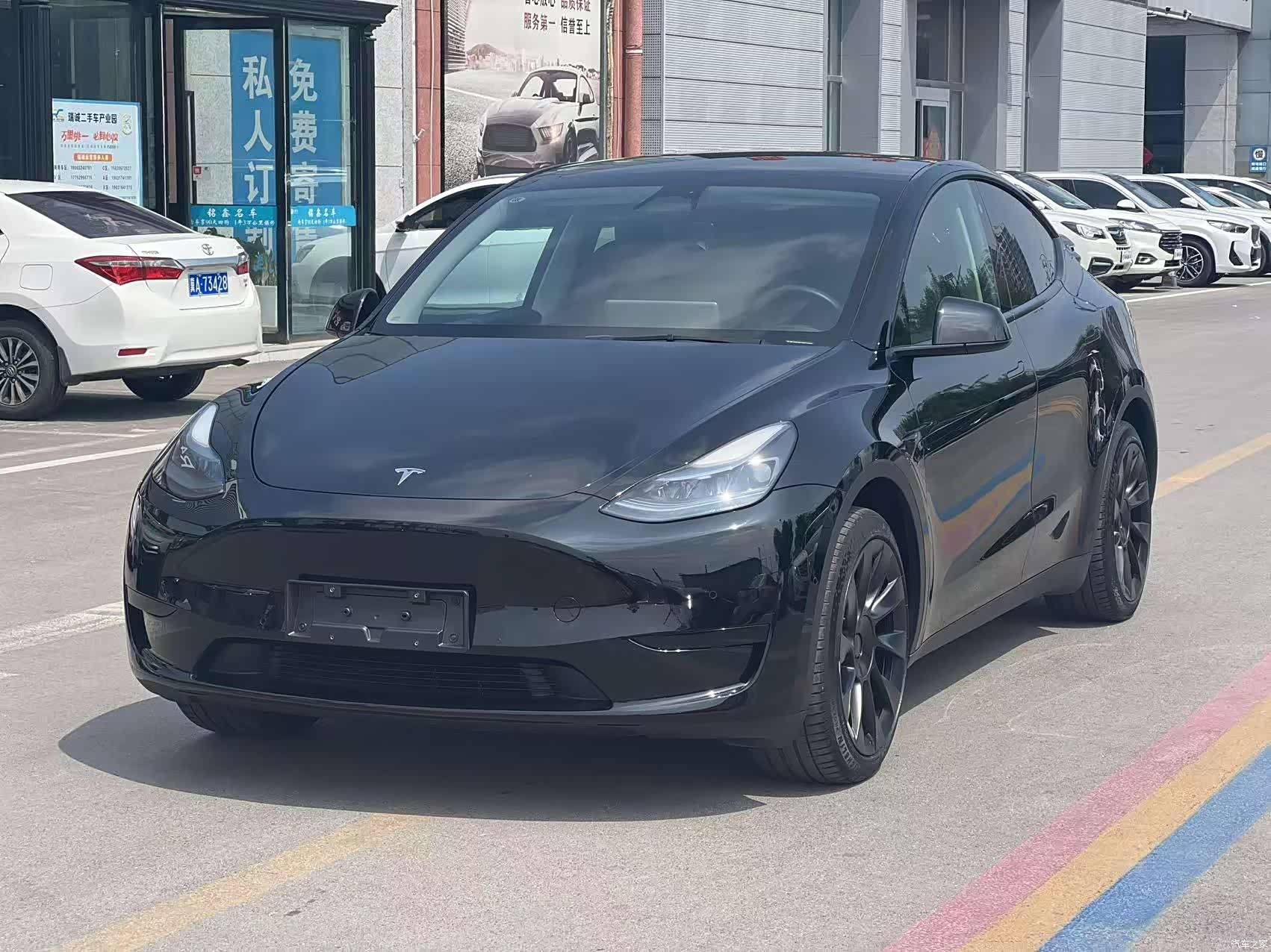 Tesla Model Y, 2023 1