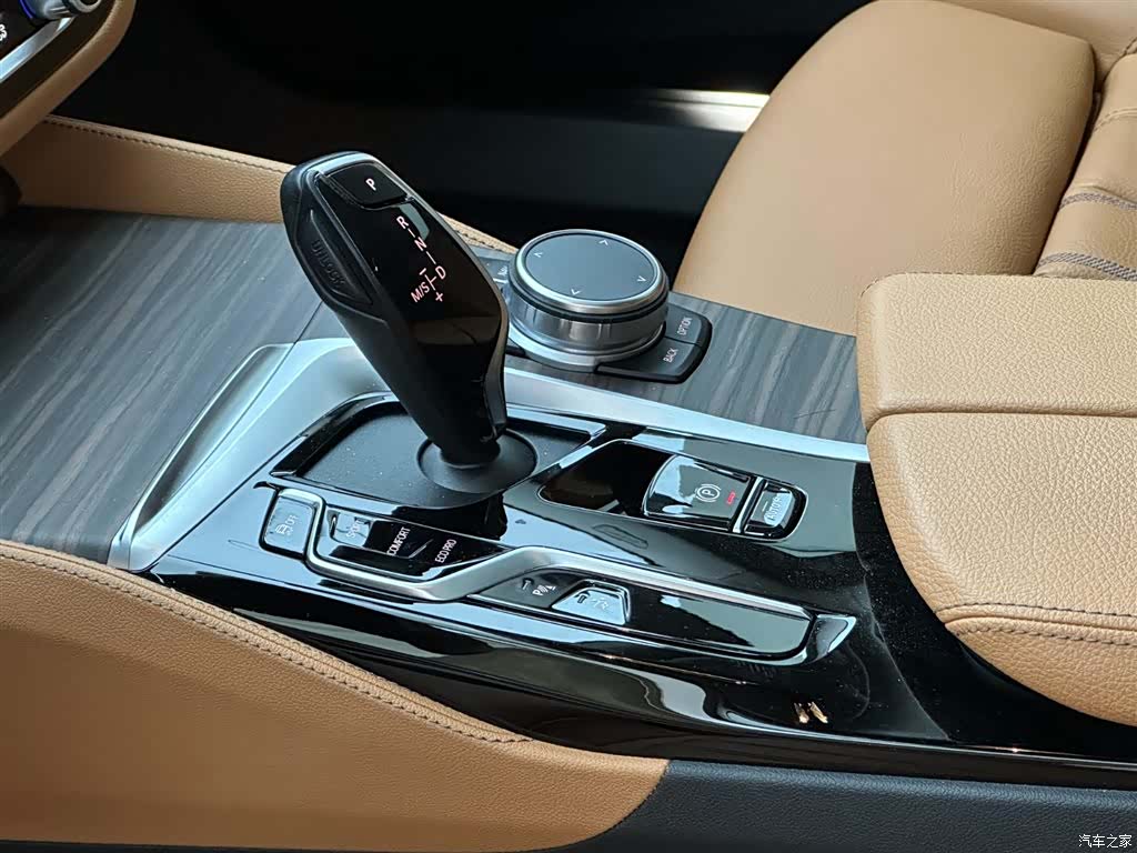 BMW 6 Series GT, 2024 11