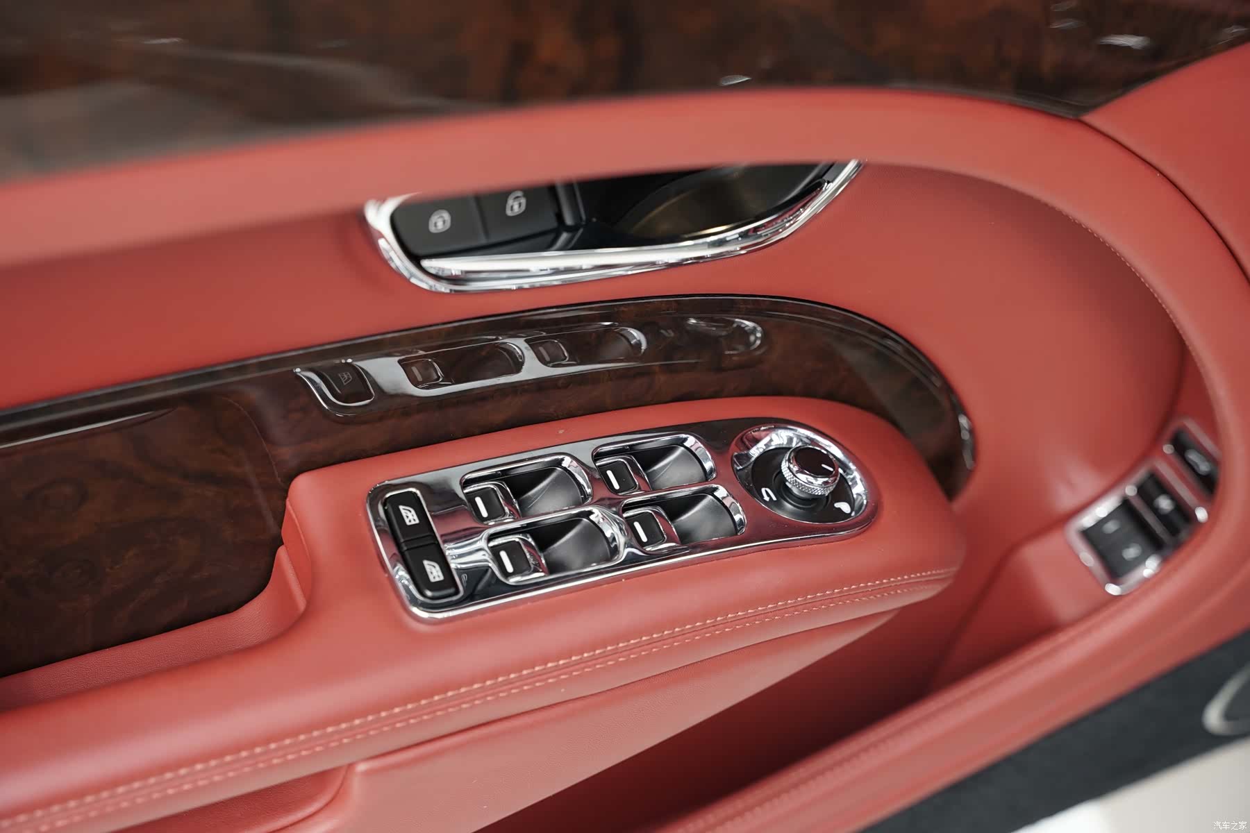 Bentley Mulsanne, 2020 все фото