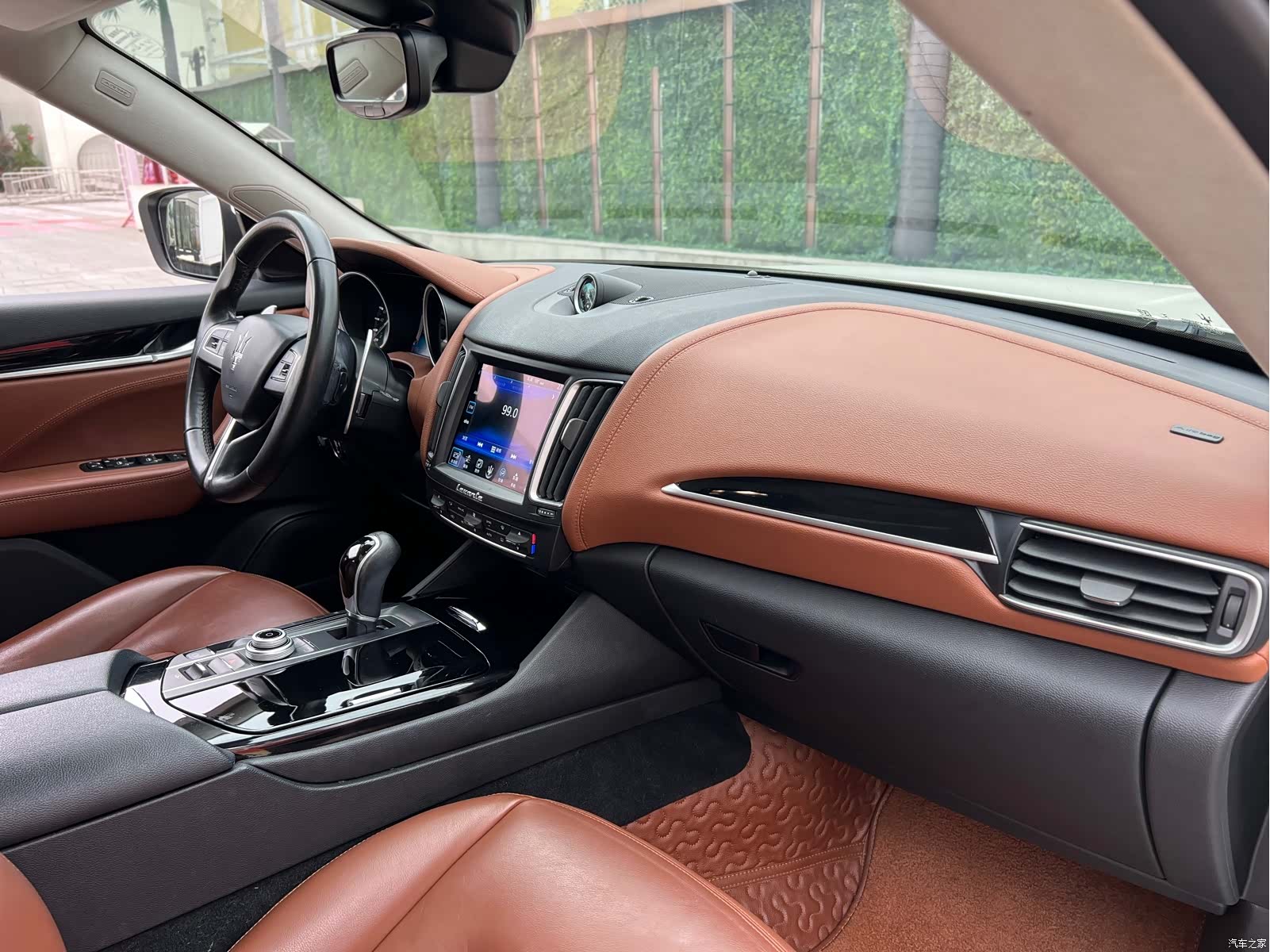 Maserati Levante, 2018 11