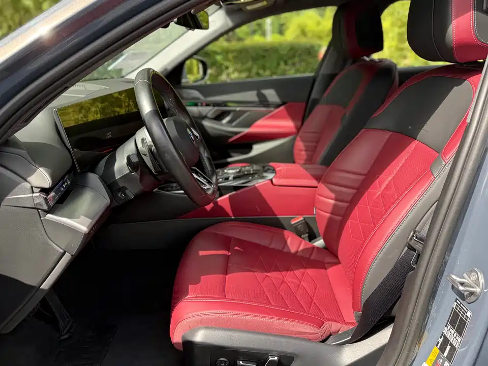 BMW i5