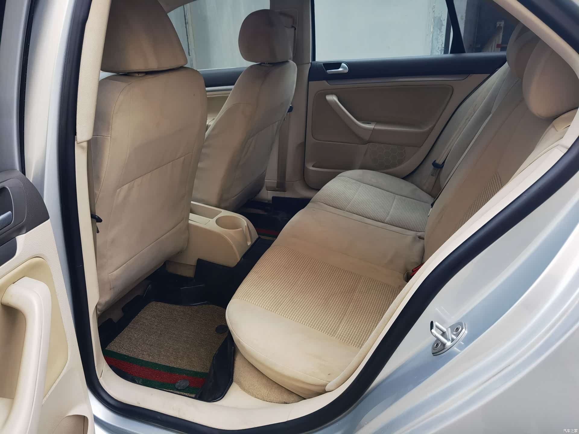Volkswagen Sagitar, 2010 все фото