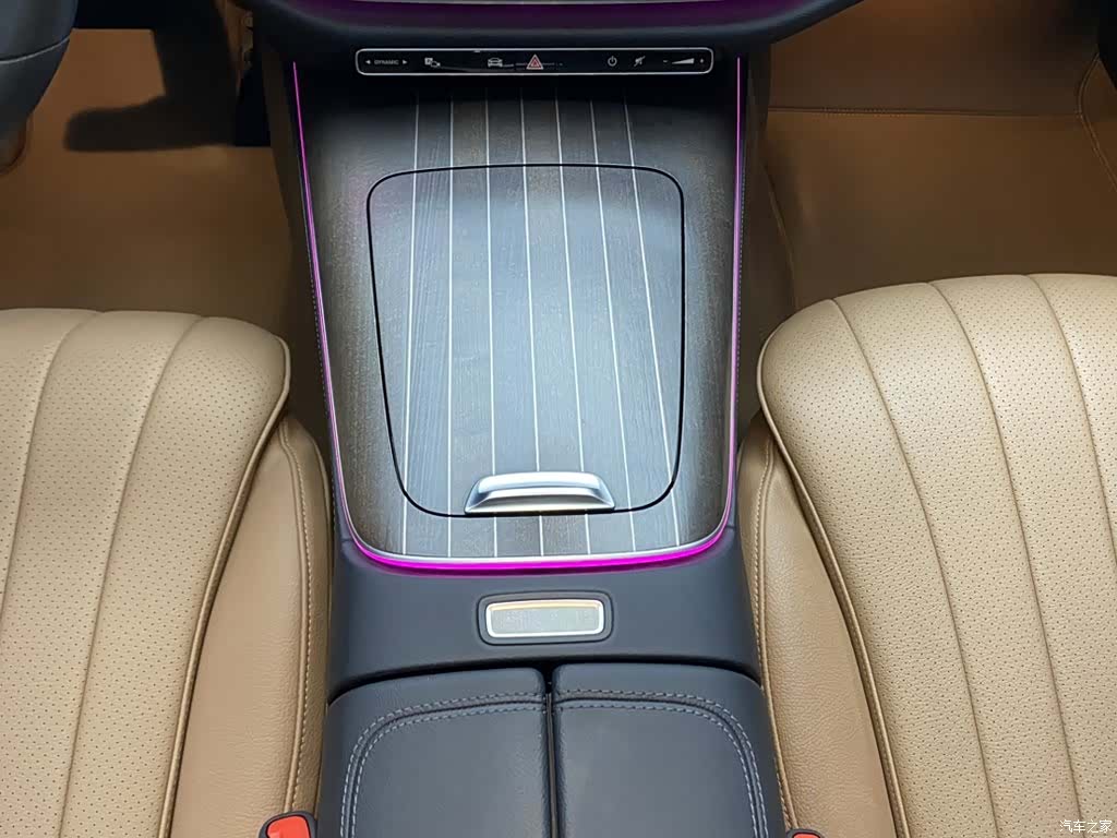 Mercedes-Benz E-Class, 2024 22