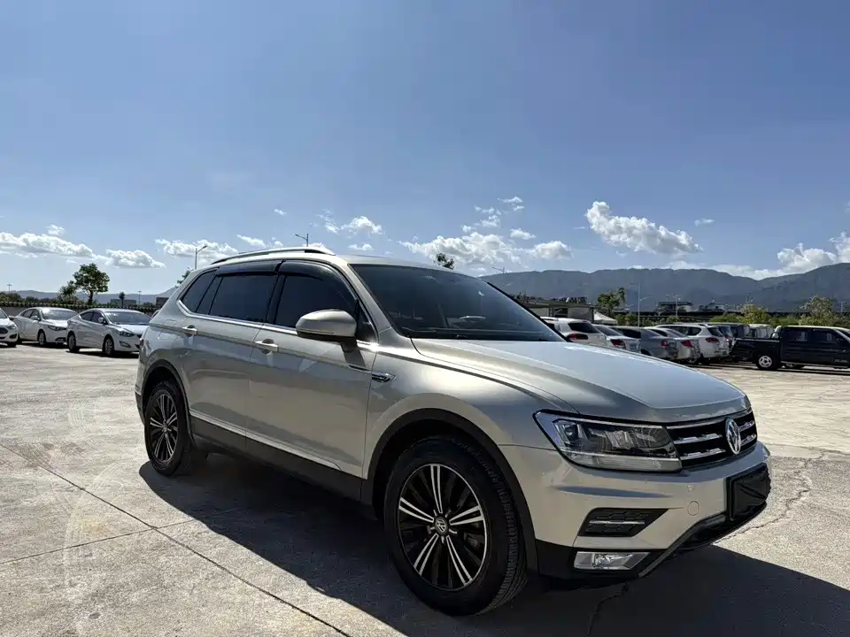 Volkswagen Tiguan L