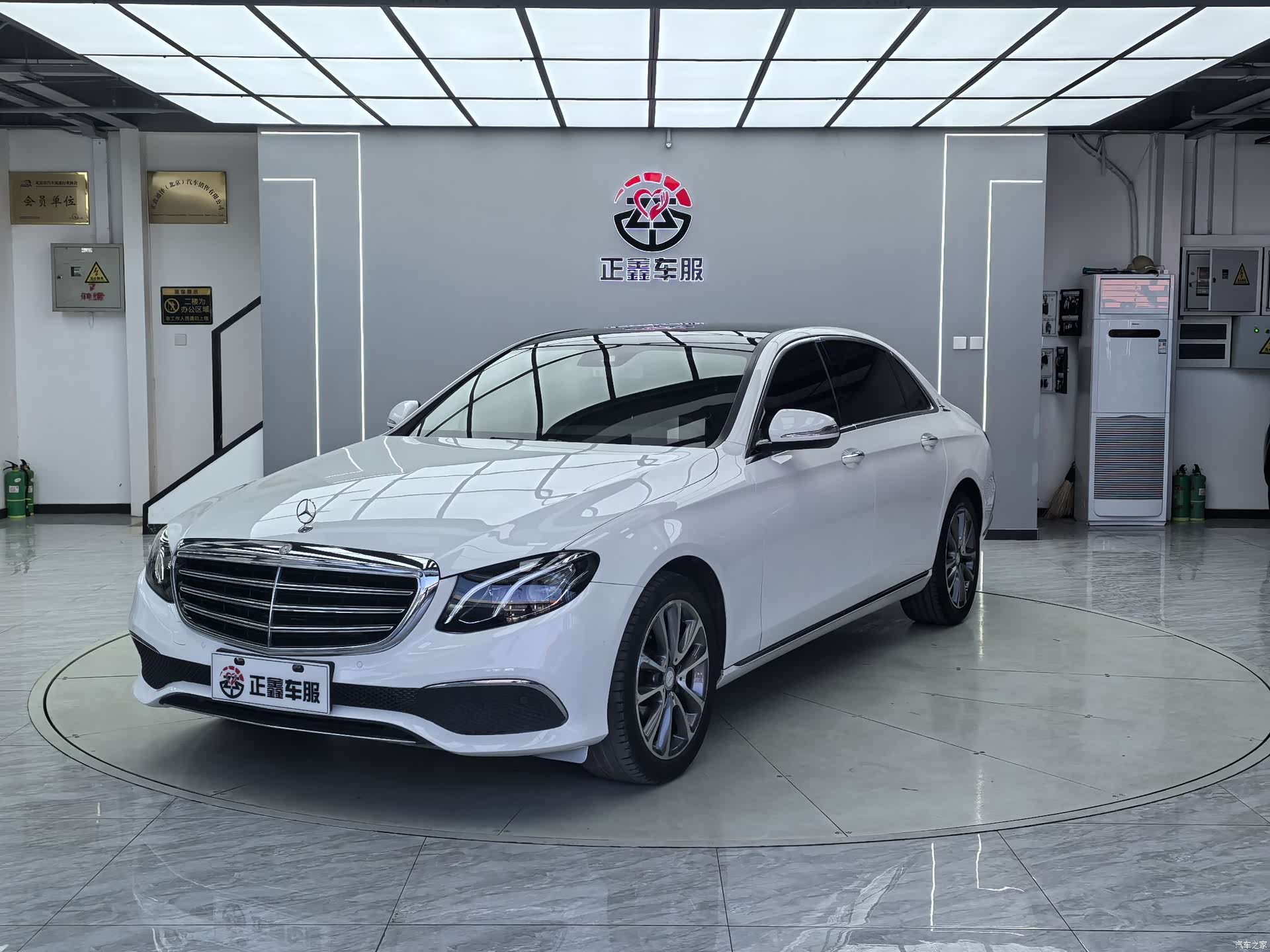 Mercedes-Benz E-Class, 2017 1