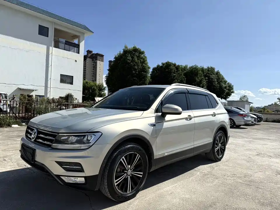 Volkswagen Tiguan L