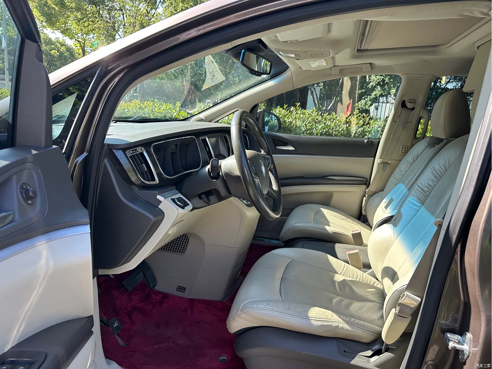 Buick GL8, 2013 9