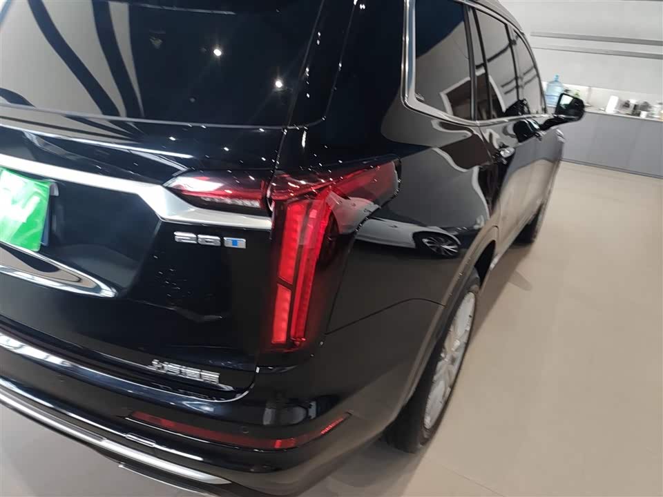 Cadillac XT6
