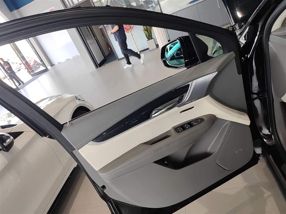 Cadillac XT6