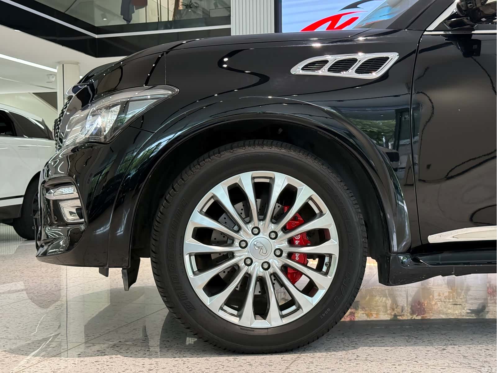 Infiniti QX80, 2017 24