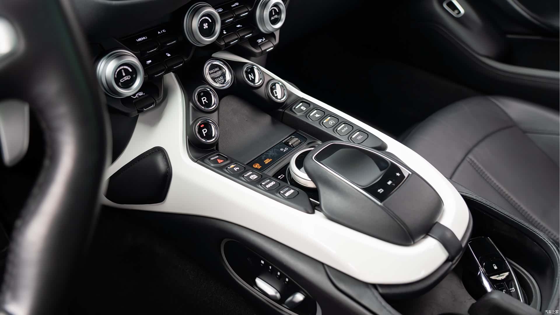 Aston Martin Vantage, 2022 8