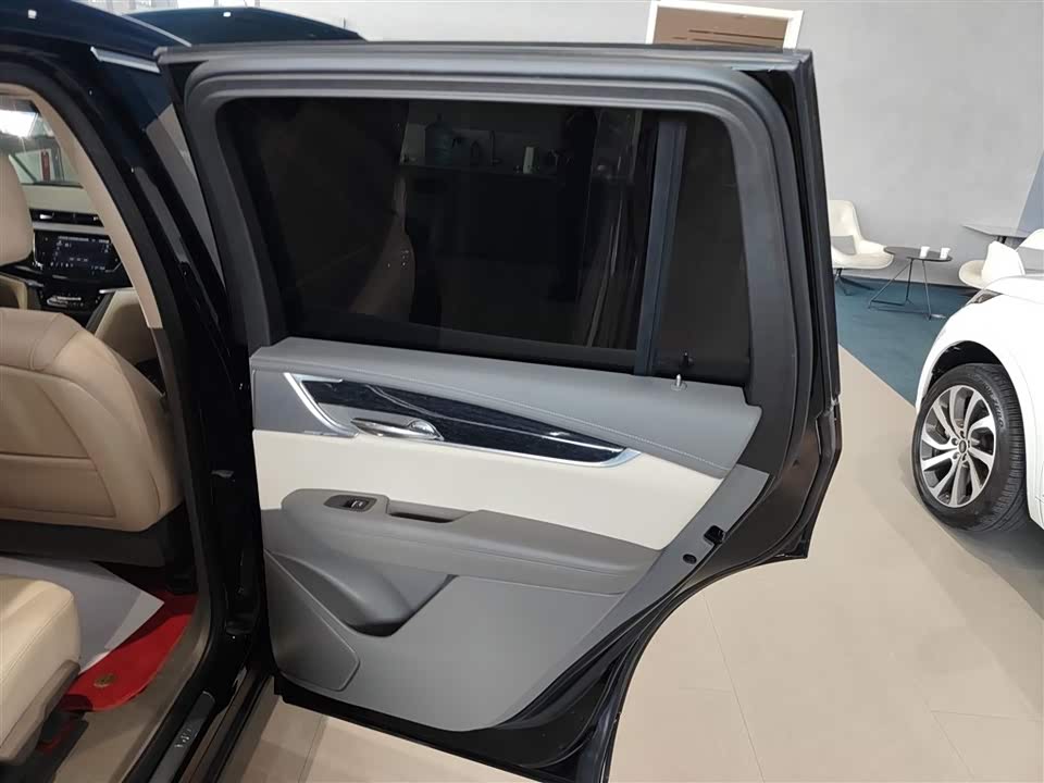 Cadillac XT6