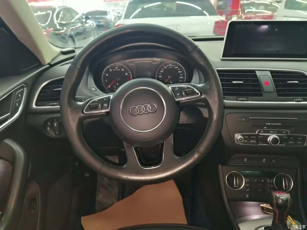 Audi Q3, 2018 11