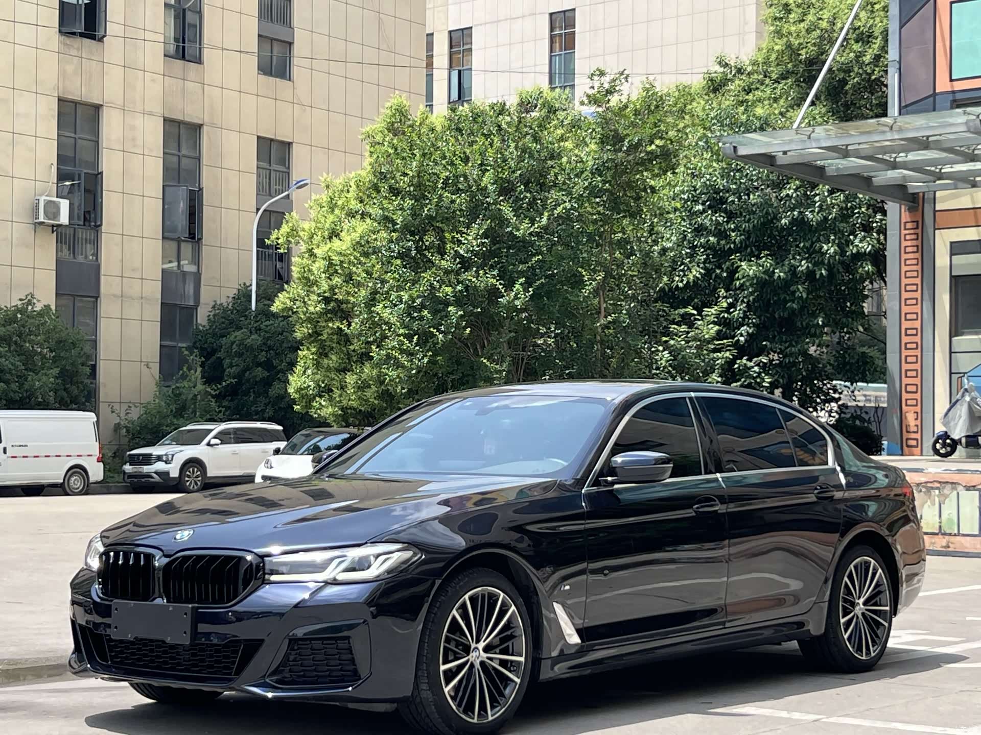BMW 5 Series, 2021 1