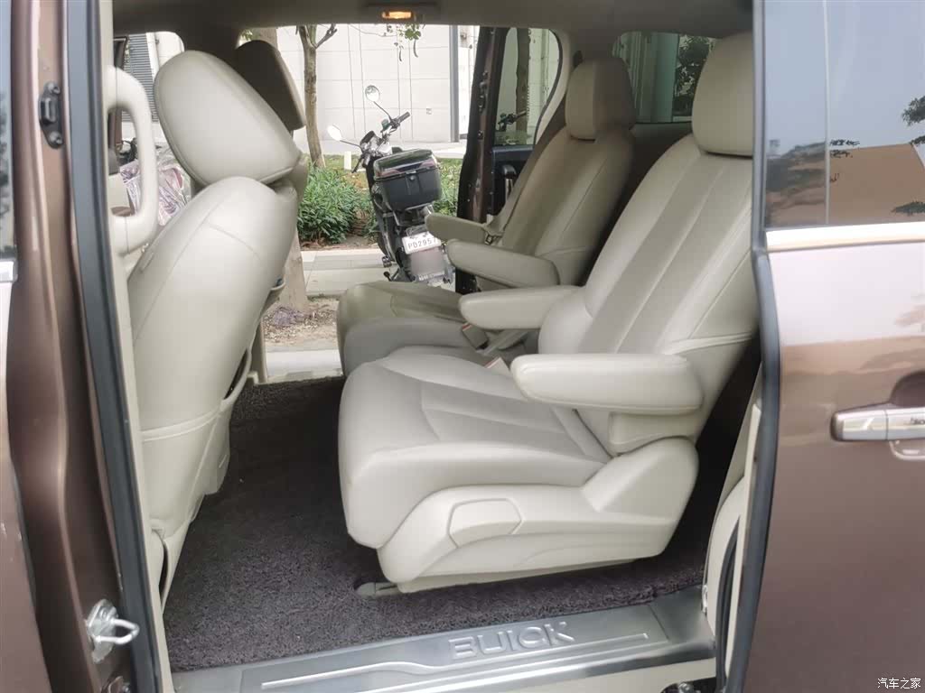 Buick GL8, 2019 15