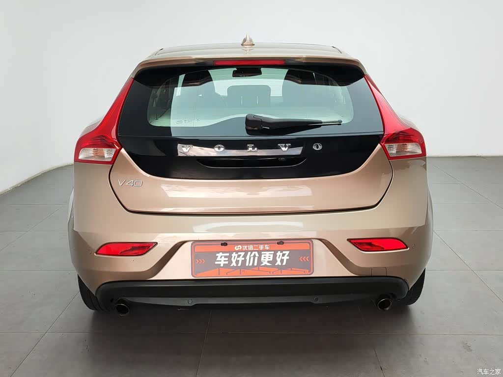 Volvo V40, 2015 4