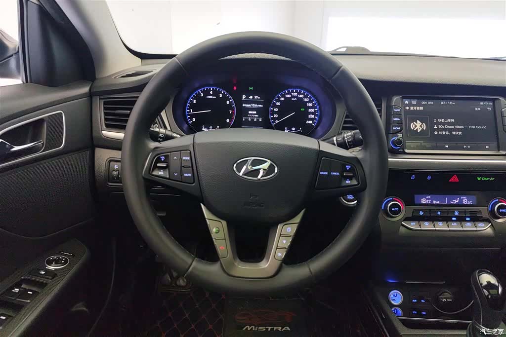 Hyundai DLX, 2018 15