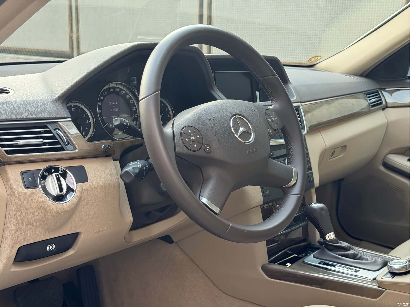 Mercedes-Benz E-Class, 2010 9