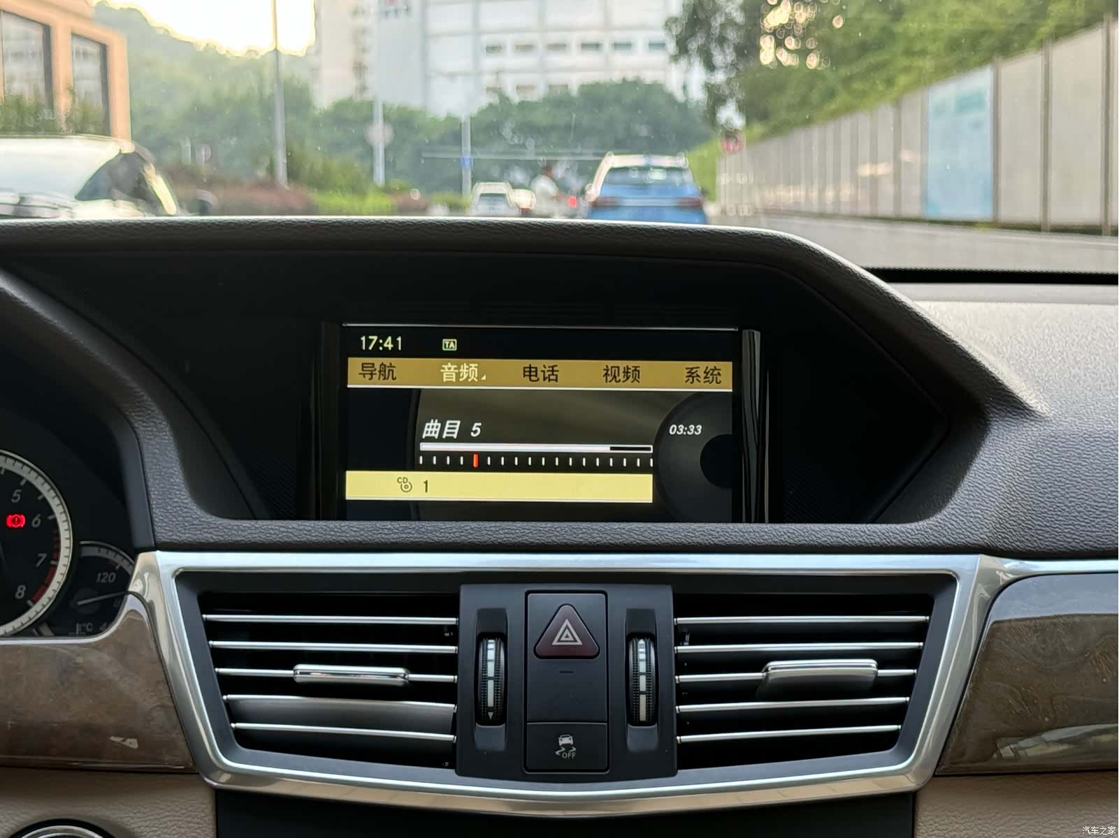Mercedes-Benz E-Class, 2010 10