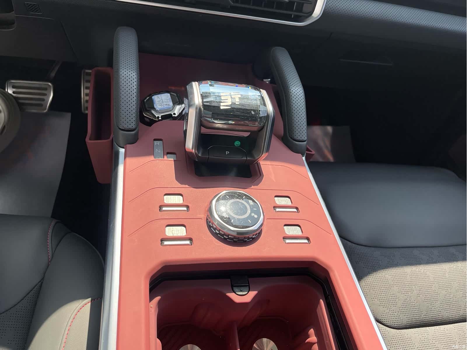Jetour Traveller, 2025 10
