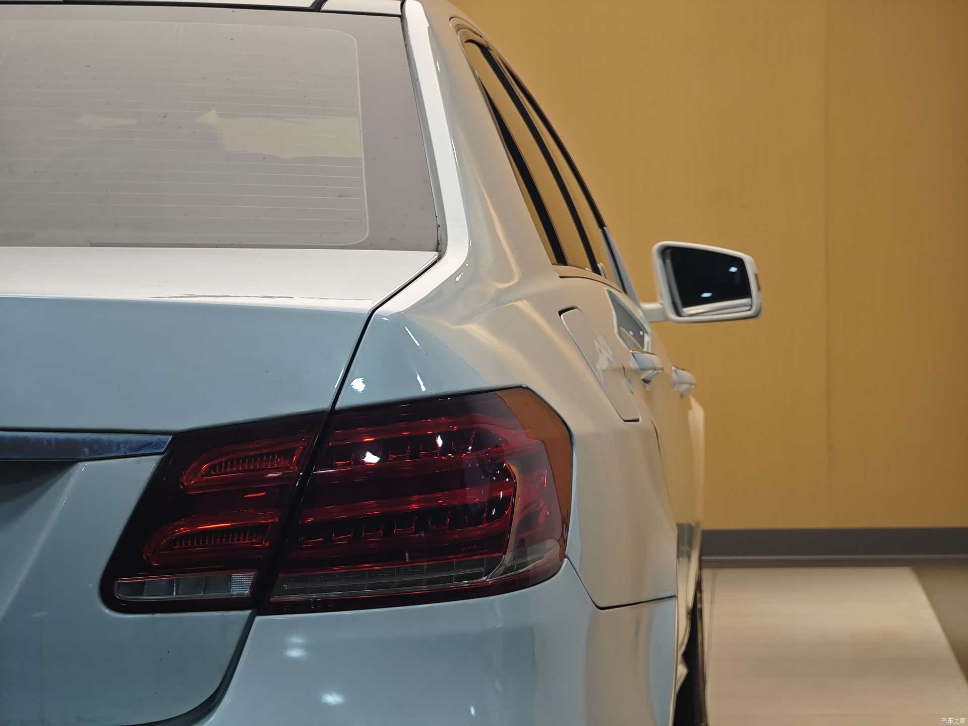 Mercedes-Benz E-Class, 2009 28