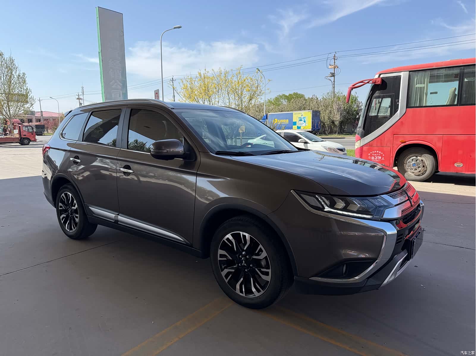 Mitsubishi Outlander, 2019 3