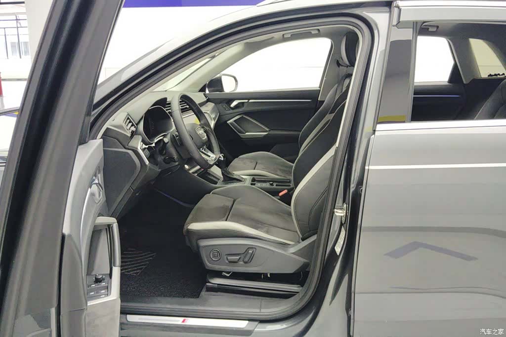Audi Q3, 2019 9