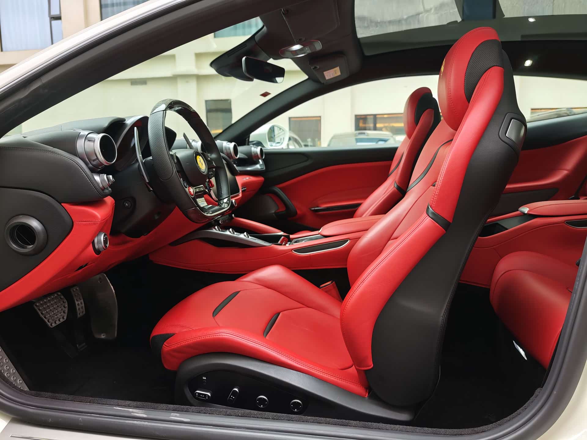 Ferrari GTC4Lus, 2019 10