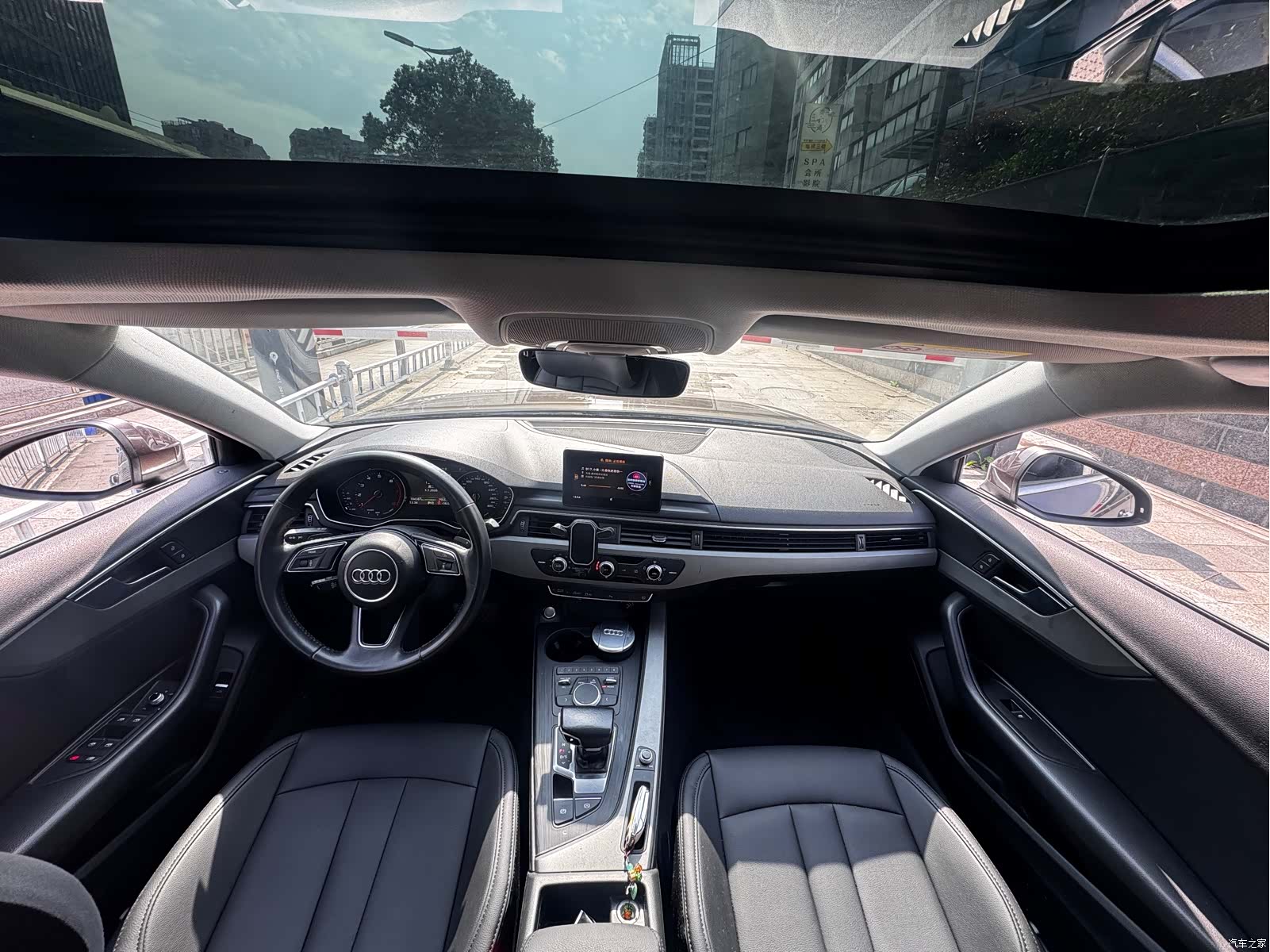 Audi A4L, 2019 6