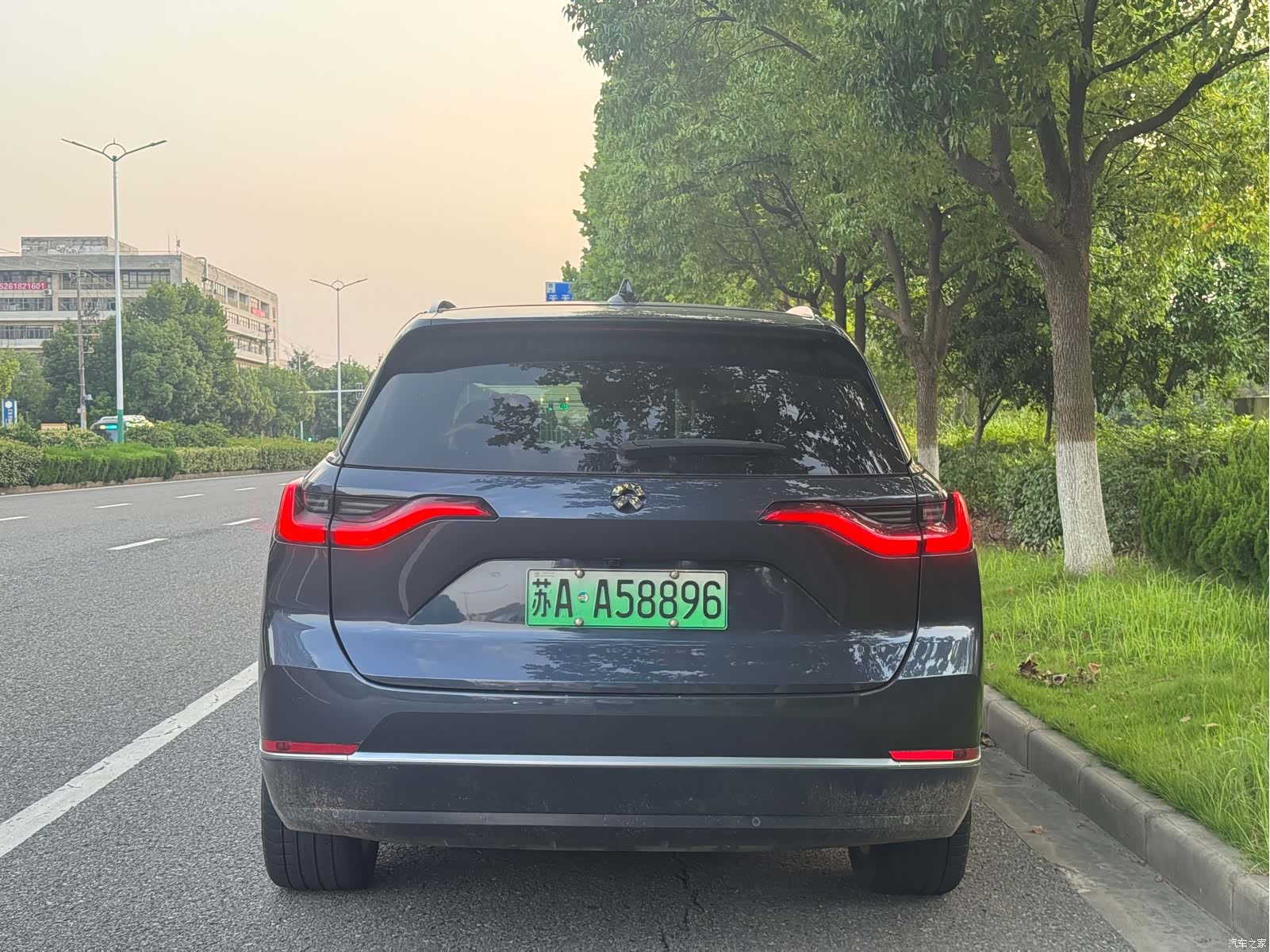 NIO ES8, 2022 4