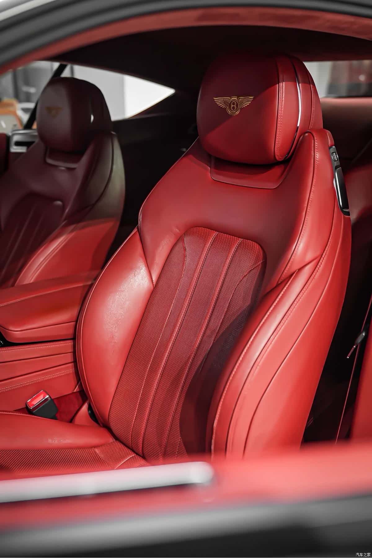 Bentley Continental GT, 2020 9