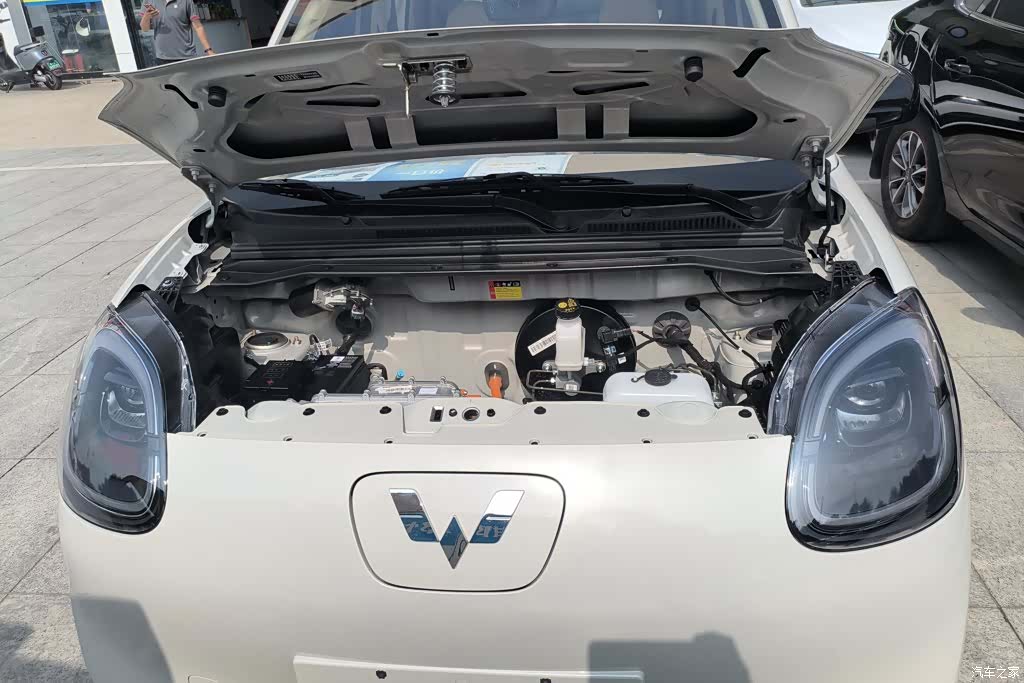 Wuling MINIEV, 2025 10