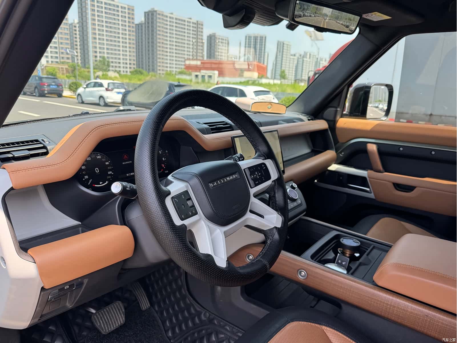 Land Rover Defender, 2023 13