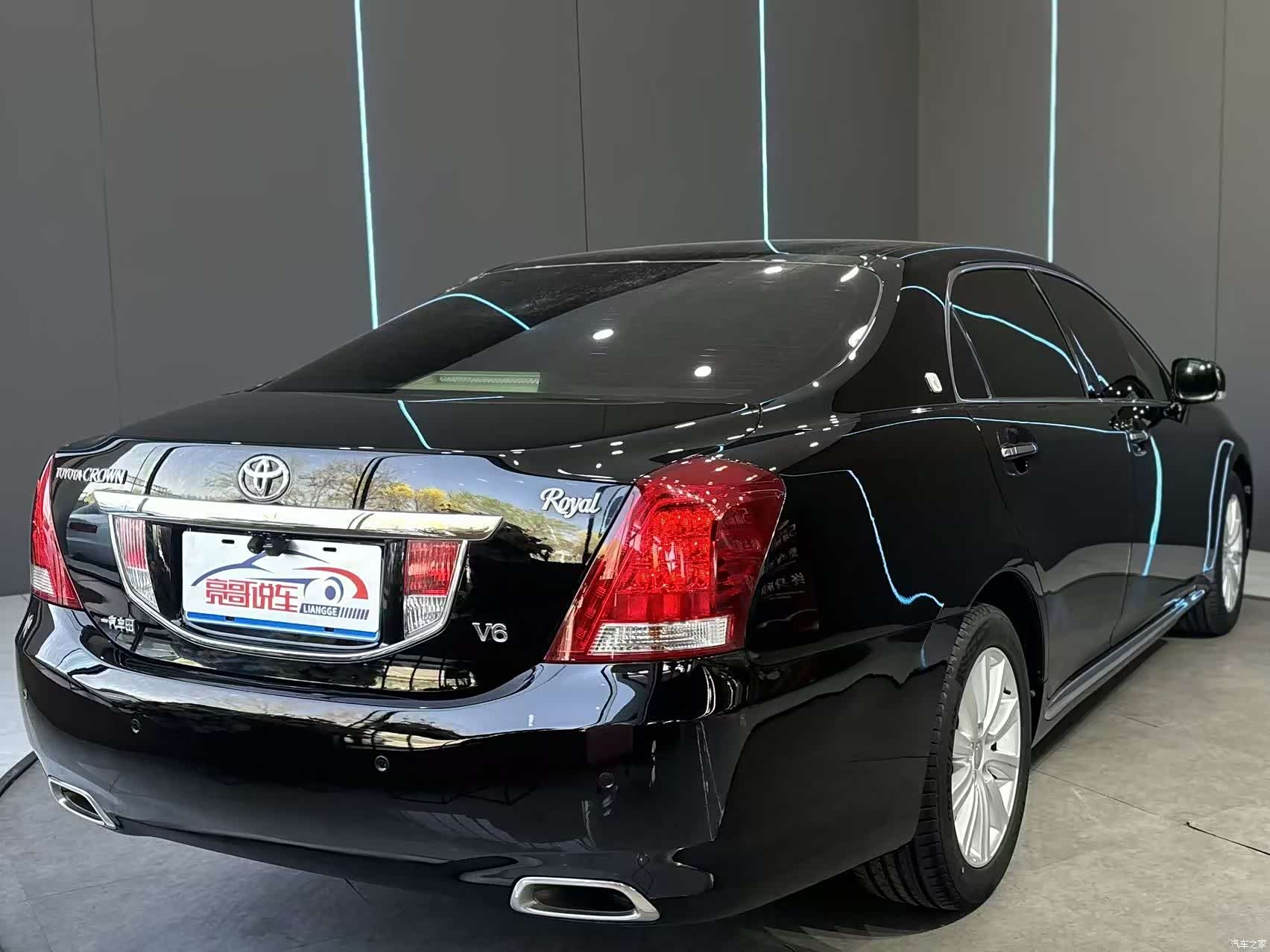 Toyota Crown, 2012 6